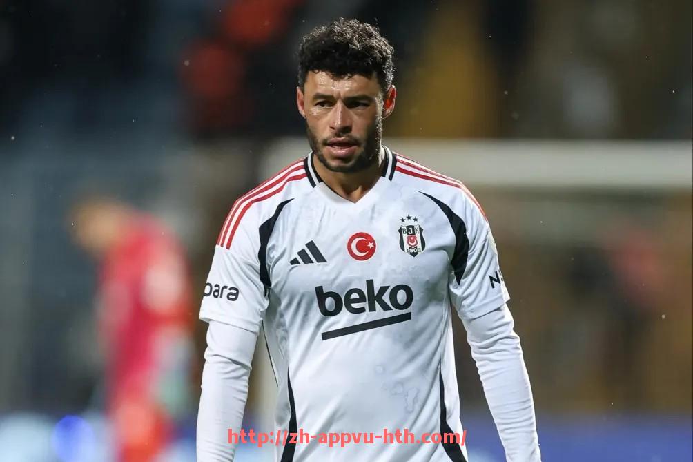 HTH华体会APP下载-英超顶级球员宣布出柜事件及其对足球文化的影响